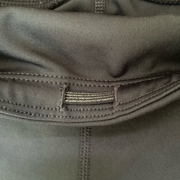 ✨HP✨Athleta Asymmetrical Mesh Sonar Leggings - Picture 9 of 12